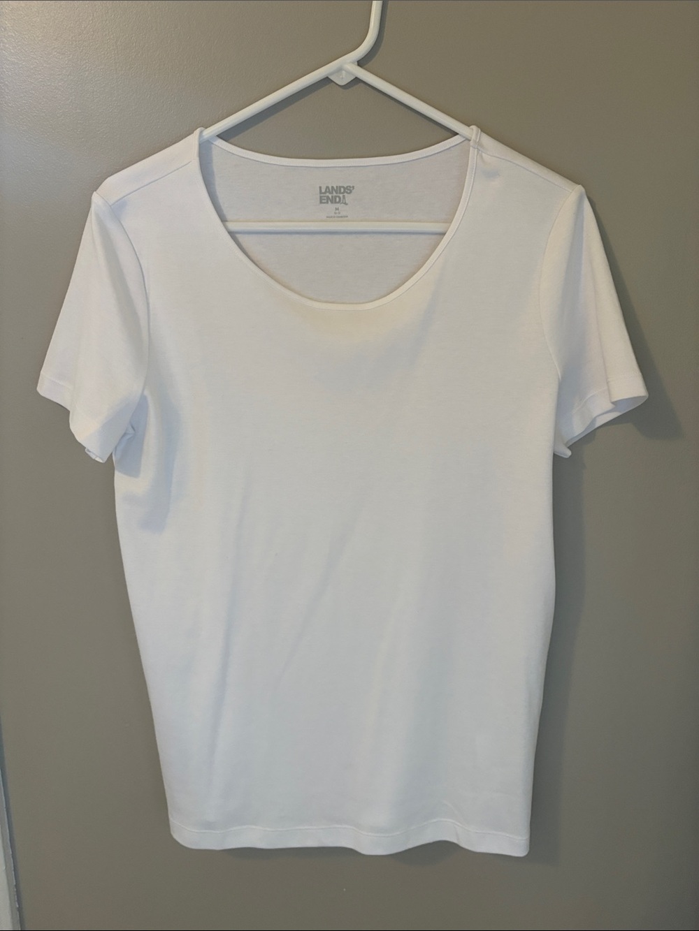 Lands' End Women's White Short Sleeve Scoop Neck Tee size M